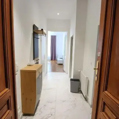 City Apartment (1km to the 1st District)