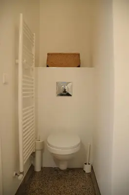 Ein Badezimmer in der Unterkunft Lovely Renovated Apartment Top 11 - Easy Self Check in