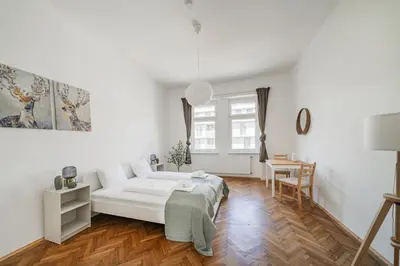 Ein Bett oder Betten in einem Zimmer der Unterkunft spacious studio in vienna