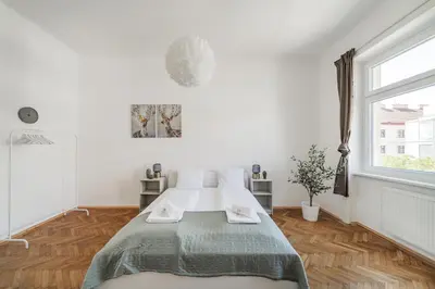 Ein Bett oder Betten in einem Zimmer der Unterkunft spacious studio in vienna