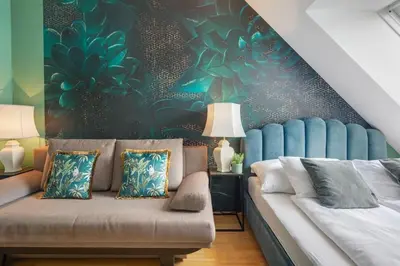 Ein Sitzbereich in der Unterkunft Luxury Loft View - 4BR - Gym - Parking - near Centre - Schönbrun