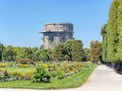 Ein Garten an der Unterkunft Central apartment with balcony next Augarten Park