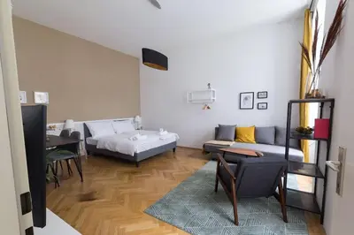 Ein Bett oder Betten in einem Zimmer der Unterkunft josef's home I Studio near City Center