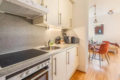 Küche/Küchenzeile in der Unterkunft Dry Flower Apartment - 2BR - Gym - Parking - Rooftop - New