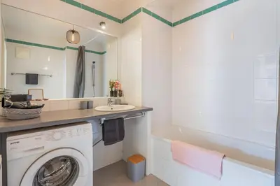 Küche/Küchenzeile in der Unterkunft Dry Flower Apartment - 2BR - Gym - Parking - Rooftop - New