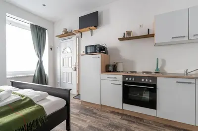 Grundriss der Unterkunft Sleek Studio by City Center by HM