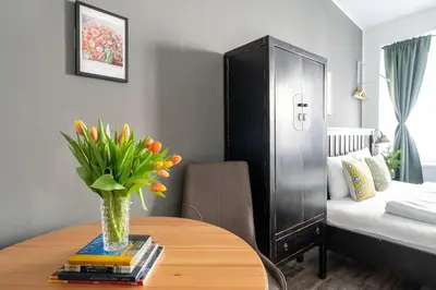 Grundriss der Unterkunft Sleek Studio by City Center by HM