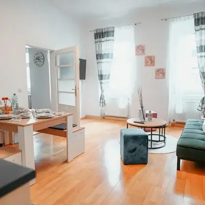 Raimond Apartment Top 27