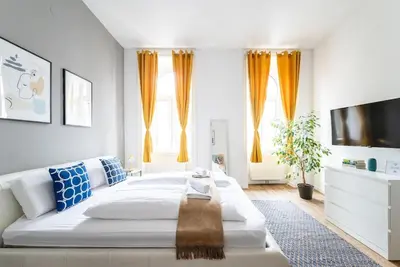 TV/Unterhaltungsangebot in der Unterkunft Lite 1BR Near Metro & Center by HM