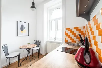 Ein Sitzbereich in der Unterkunft Lite 1BR Near Metro & Center by HM