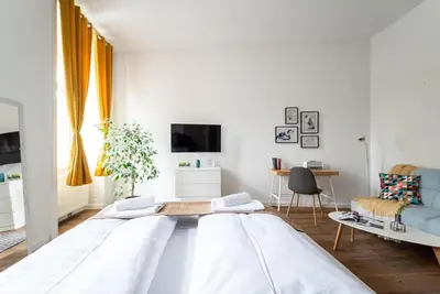 TV/Unterhaltungsangebot in der Unterkunft Lite 1BR Near Metro & Center by HM