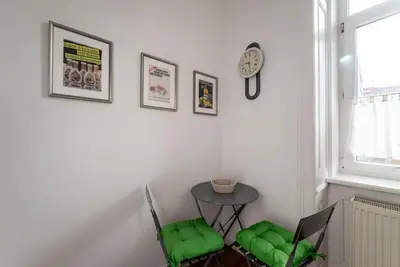 Grundriss der Unterkunft Cool 1BR Near Metro & Center by HM