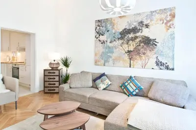 Ein Sitzbereich in der Unterkunft HeyMi Apartments Oper