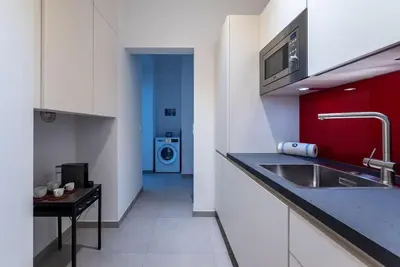 Küche/Küchenzeile in der Unterkunft 1BR Oasis with Easy City Access by HM