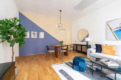 Ein Sitzbereich in der Unterkunft Pristine 1BR Suite, Quick to City by HM