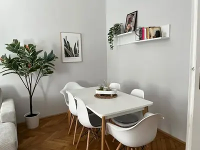 Ein Sitzbereich in der Unterkunft Großzügiger Wiener Altbau gleich neben Schönbrunn