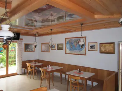 Ein Restaurant oder anderes Speiselokal in der Unterkunft Waldpension Stachl