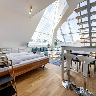 Penthouse Suites by JR City Apartments
