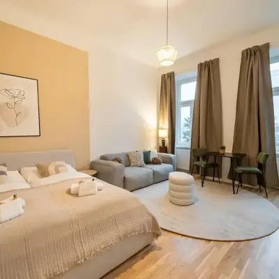 josef's home I Comfort Studio I Metro Access