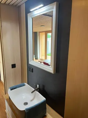 Ein Badezimmer in der Unterkunft Tiny House Brunn am Gebirge
