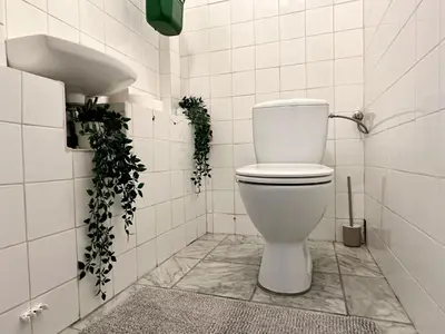Ein Badezimmer in der Unterkunft City Apartment, central, 2 min to U4 Margaretengürtel