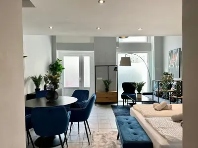 Ein Sitzbereich in der Unterkunft City Apartment, central, 2 min to U4 Margaretengürtel
