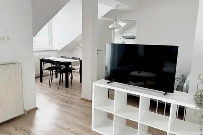 TV/Unterhaltungsangebot in der Unterkunft Cozy & New with Balcony View