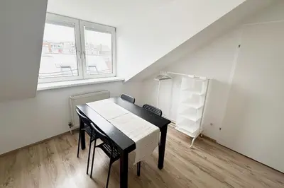 Grundriss der Unterkunft Cozy & New with Balcony View