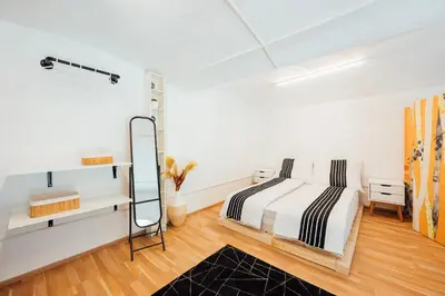 Ein Bett oder Betten in einem Zimmer der Unterkunft The Garage No.6