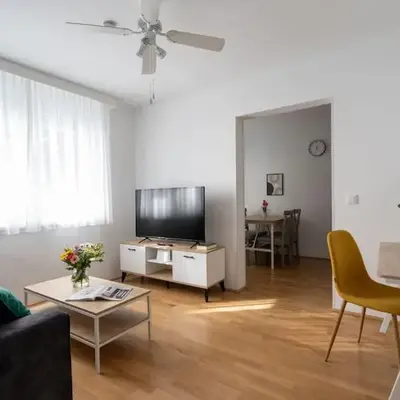 1BR Haven with Swift City Access by HM