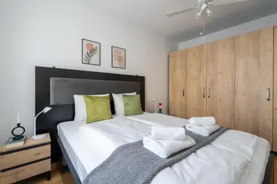 Ein Bett oder Betten in einem Zimmer der Unterkunft Chic 1BR, Fast to Downtown