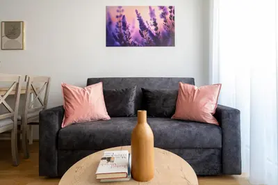 Ein Sitzbereich in der Unterkunft Chic 1BR, Fast to Downtown