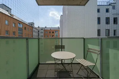 Ein Balkon oder eine Terrasse in der Unterkunft Elegant 1BR Flat with Balcony by HM
