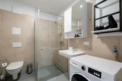 Ein Badezimmer in der Unterkunft Elegant 1BR Flat with Balcony by HM