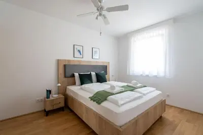 Ein Bett oder Betten in einem Zimmer der Unterkunft Trendy 1BR, Direct City Access by HM