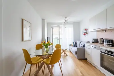 Küche/Küchenzeile in der Unterkunft Quiet 1BR Oasis, Fast City Path by HM