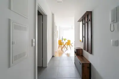Grundriss der Unterkunft Quiet 1BR Oasis, Fast City Path by HM
