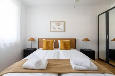 Ein Bett oder Betten in einem Zimmer der Unterkunft Spotless 1BR, Quick City Link by HM