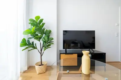TV/Unterhaltungsangebot in der Unterkunft Spotless 1BR, Quick City Link by HM
