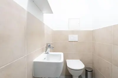 Ein Badezimmer in der Unterkunft Spotless 1BR, Quick City Link by HM
