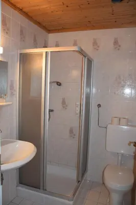 Ein Badezimmer in der Unterkunft Appartmenthaus Rosenhof