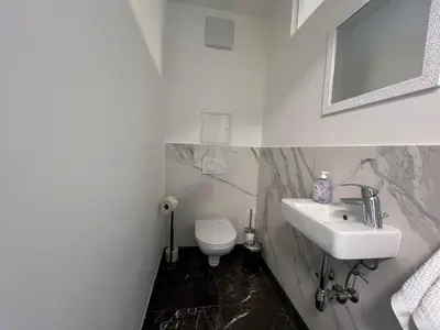 Ein Badezimmer in der Unterkunft Gloriette Apartment Vienna