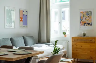 Ein Sitzbereich in der Unterkunft Franz-Josef City Apartment is Calling - by 4ty3 Apartments