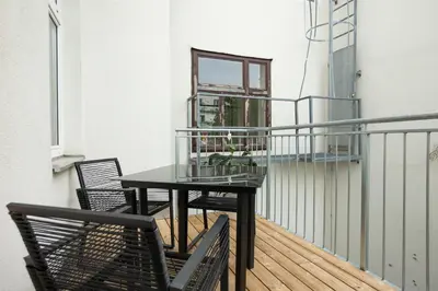 Ein Balkon oder eine Terrasse in der Unterkunft Pet-friendly flat near Belvedere