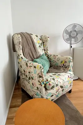 Ein Sitzbereich in der Unterkunft revLIVING Kaiser Franz Septima Altstadt Apartment Baden