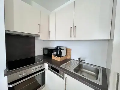 Küche/Küchenzeile in der Unterkunft Funky Apartment near Central Station Free Parking
