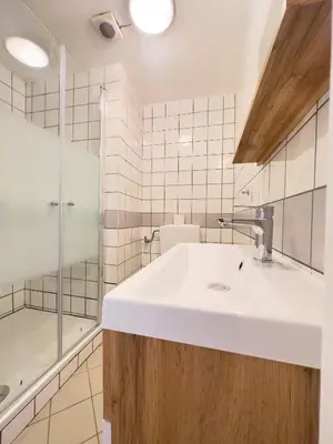 Ein Badezimmer in der Unterkunft Delightful Suite Westbahnhof