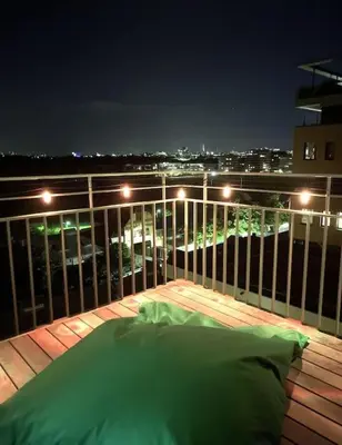 Ein Balkon oder eine Terrasse in der Unterkunft Green Park Apartment
