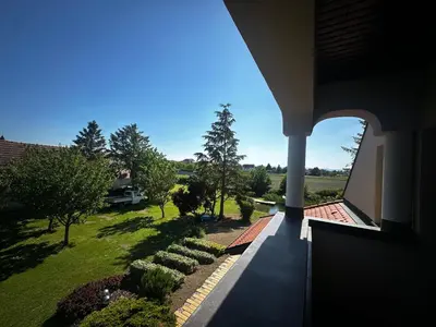 Ein Garten an der Unterkunft Landhaus Pannonia