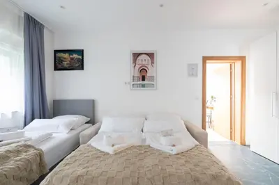 Ein Bett oder Betten in einem Zimmer der Unterkunft Near Vienna - 60m2 - 6 Guests - Self Check-in - Parking